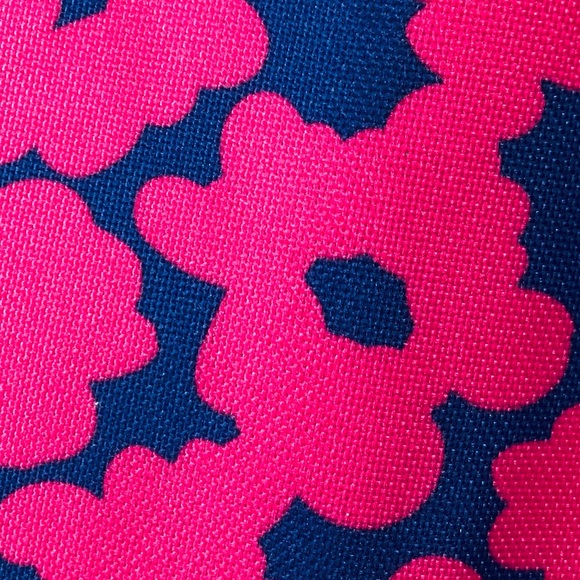 NWT 2 Estee Lauder floral hot pink and navy lined Ex lg washable totes - Picture 11 of 16